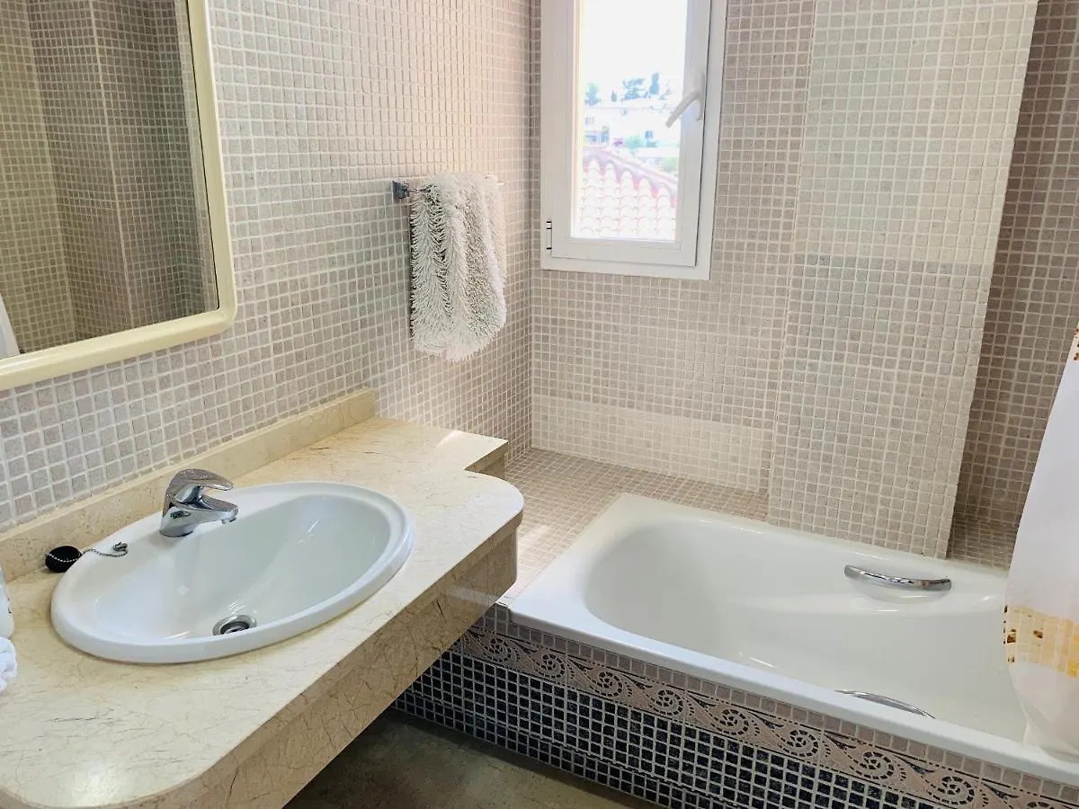 Beautiful Villa Walking Distance To Beach El Faro Fuengirola
