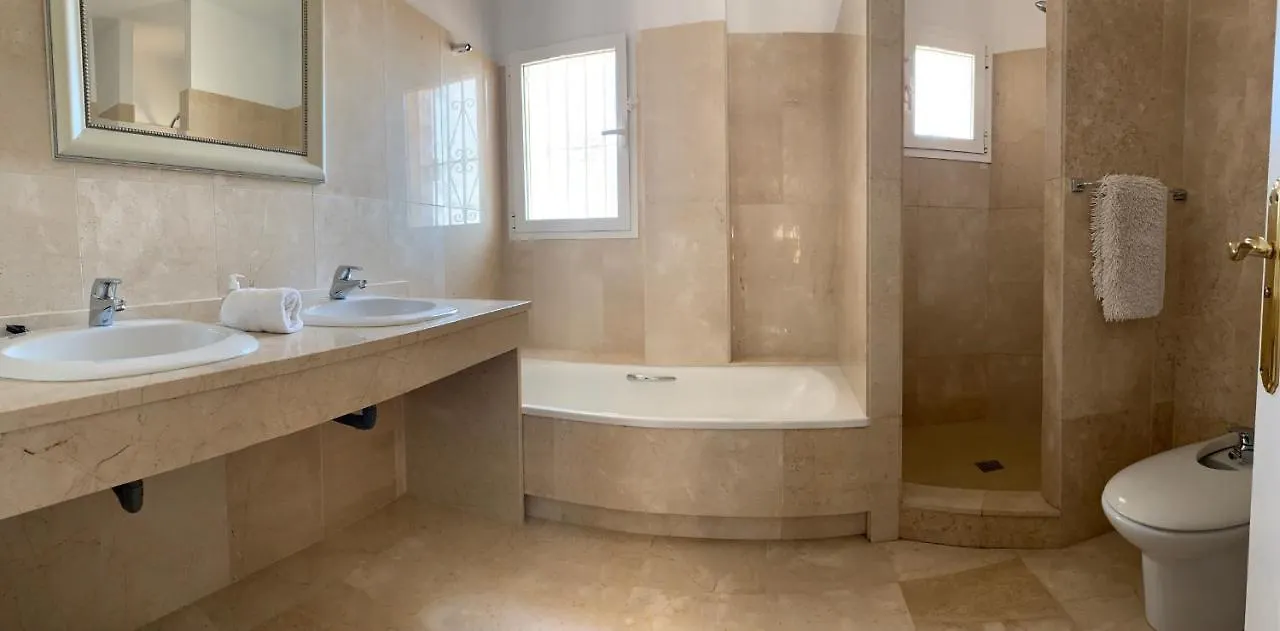 Beautiful Villa Walking Distance To Beach El Faro Fuengirola